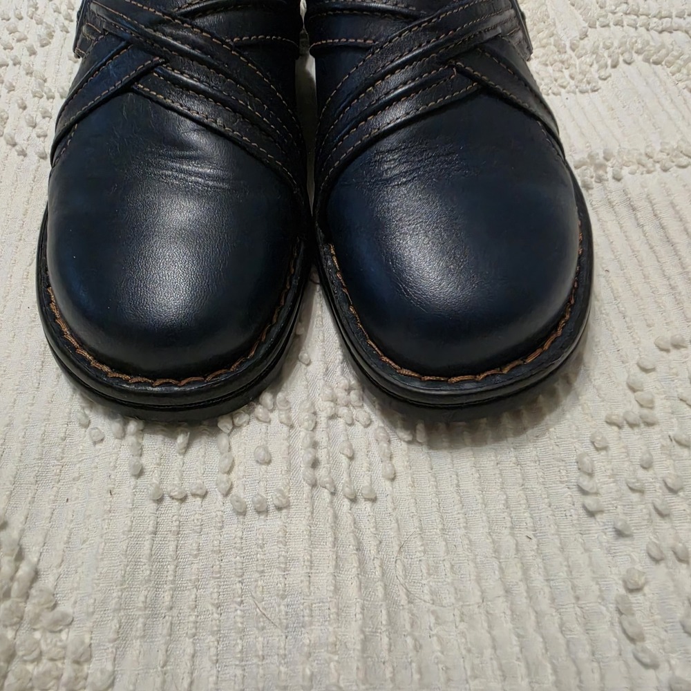 Clarks Navy Leather Clogs Mules Women's Size 7M Slip On Comfort Shoes - Picture 5 of 9